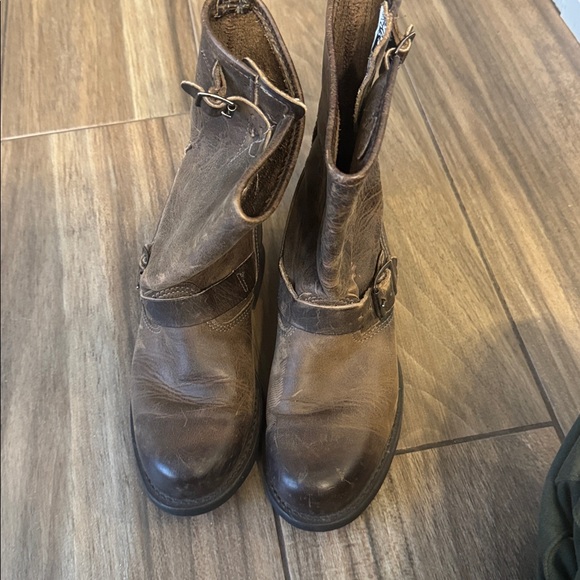 Frye Tan Boots with buckle size 7.5 - Picture 2 of 3